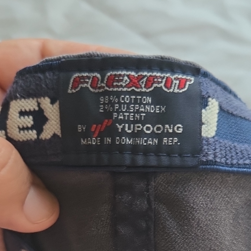 Flexfit Gray Cap with FOX  Logo - Picture 5 of 7